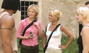 Sandy Knight And Nikki Sun Gulp Jism Outdoors