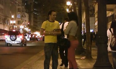 Ladyboy Gets Began with Smooch