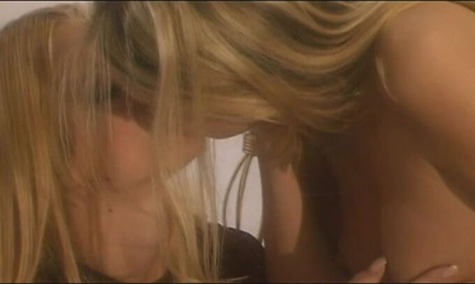 Wild Femmes Have Dt And Lesbo Poon Have Fun
