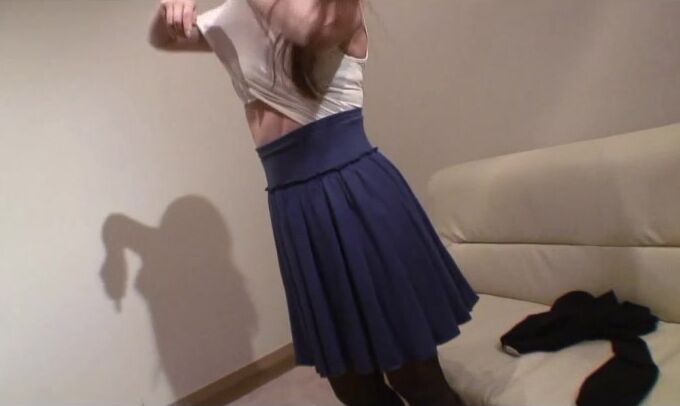 Calling a neighbor, the stud nailed her, before that he made a spectacular pussy eating two