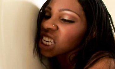 She Wants His Meatpipe So Bad She Squeals While He Ravages And Packs Her With Jism