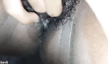 Sri Lankan College Slut Fingering Session Ends in Squirting