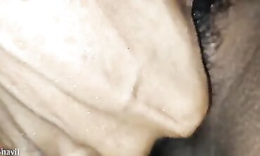 Sri Lankan College Slut Fingering Session Ends in Squirting