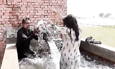 Tubewell Pe Sonia Ki Gandi Harkatein