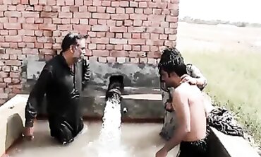 Tubewell Pe Sonia Ki Gandi Harkatein