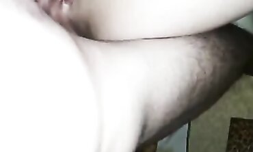 Indian Girlfriend Proves Her Pussy Is Fine