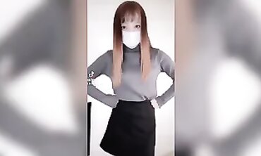 TikTokの速攻削除されたソロ自慰動画