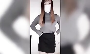 TikTokの速攻削除されたソロ自慰動画