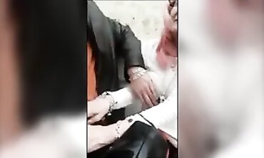 Mary: Une Mature Amateur Prend un Bite