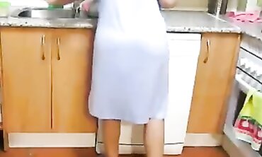 Amateur MILF In Sundress With No Underwear