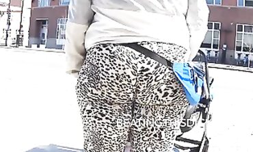 Shaking That Phat Black Ass For The Camera