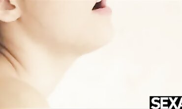 Anie Darling Gets a Mischievous Cumshot
