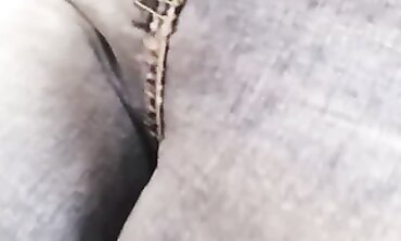 Italian Step-Mom in Jeans Flashes Huge Ass at the Market