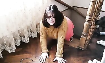 Velma Cosplay Babe Gets Rough Facial Cumshot