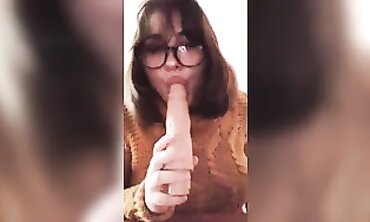 Velma Cosplay Squirts to Nine-Inch Hitachi Solo