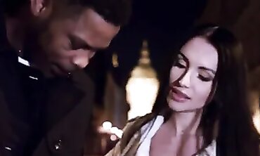 Ishtar Rose Takes a Massive BBC from a Stranger