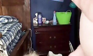 Blonde MILF Violet Gets a Fresh Facial Cumshot