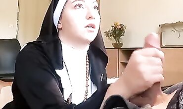 French Amateur Cuckold Gets Handjob in Religious Guest Room