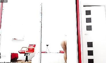 Webcam MILF Nr.720: Hairy Brunette Cougar With Big Tits And Ass