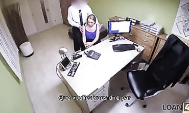 Nata Lee: L'agent prêteur prête une somme à la jeune fille