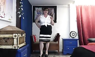 POV: Chubby MILF Lecturer Grades Your Flash