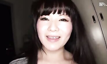 有田しずくがクリトリス直撃で散歩中に絶頂