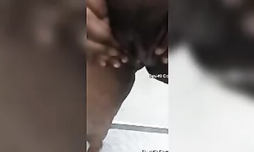 Tamil Chechi Shows Off Her Boobs