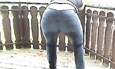 Anna Devoted Pisses Into Skintight Jeans