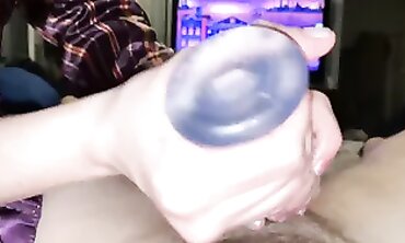 HaydaJayda Takes Deep Throat and Handjob with Internal Cumshot