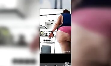 Latina MILF With Huge Wide Ass