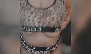 JJJEWEL's Plump MILF POV Jerk Off Instructions