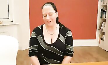 Gynecologist Exam: Mal Gets Wet and Squirts