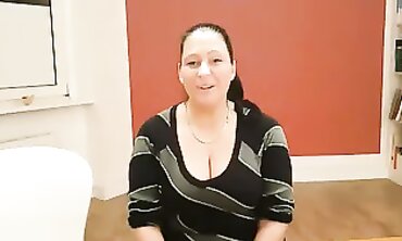 Gynecologist Exam: Mal Gets Wet and Squirts