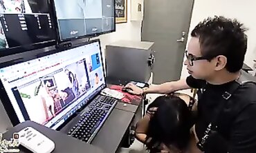 Molesto a mi novio en su trabajo por qué no me da
