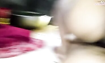Nokrani Ne Wc Me Lund Pakda or Upar Chadkar Chudi
