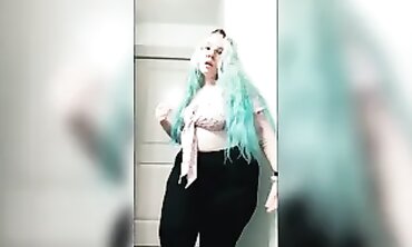 Rainbow Pear: Phat Ass White Girl With Immense Culo 14