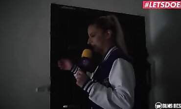 Wild Vicky Takes It Rough With A Painter