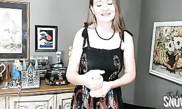 Cougar MILF TinySpinnerMILF Teaches You How to Jerk Off