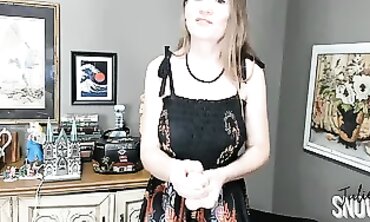Cougar MILF TinySpinnerMILF Teaches You How to Jerk Off