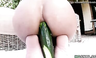 Bonnie Rotten Gets Drenched in Outdoor Anal Action