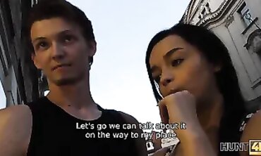 Queen Trades Sex for Cash and a Ring in Hunt4K Reality