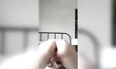 Blonde Amateur Orgasm Close-Up in Doggy Style
