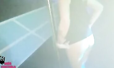 Dancer Na em Casa de Sway com Fada Mel
