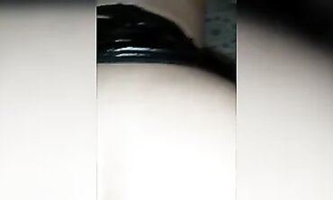 Baile Erótico en Traje de Látex Negro