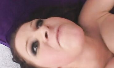 Gianna Michaels Lets Her Fat Hooters Wiggle As She Gets Drilled On The Bed