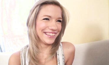 Platinum-Blonde Interchange College Girl Gives Excellent Head