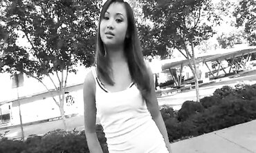 Tia Tanaka And Isabella Dior Enjoy Threeways