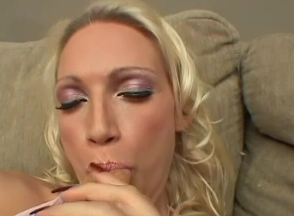 Nikki Hunter Takes On 2 Giant Weenies At Once For A Dual Assfucking Three-Way