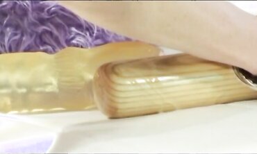 Audrey Hollander Inserts Her Bum With A Bat