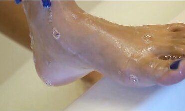 Num Likes Taking Jizz On Her Thai Teenager Soles